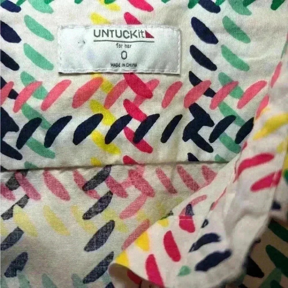 Untuckit Dress Button Down with Pockets Size 0. Style Name: Imogen Style # 41430 - Picture 5 of 7